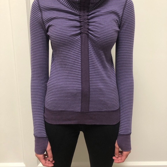 Lulu-Lemon Reversible Turtleneck Pullover - Picture 2 of 5